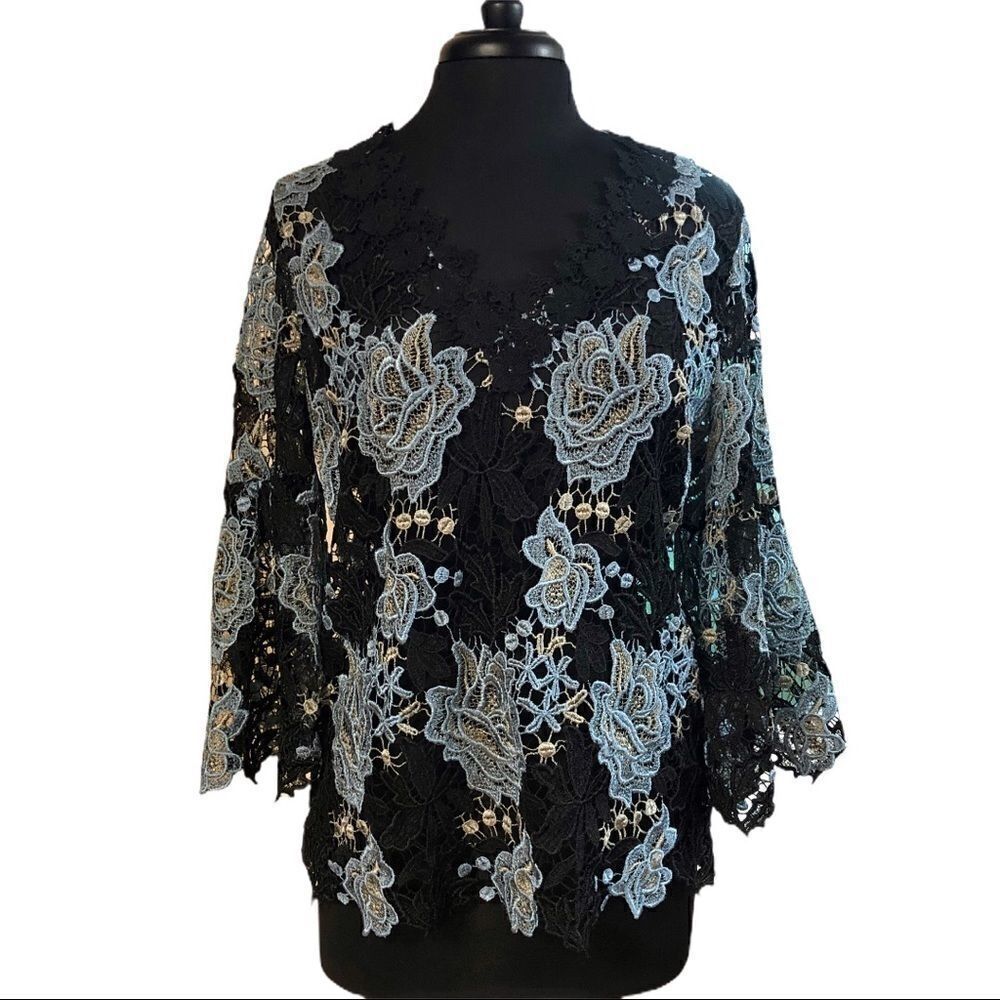 𝅺KOBI Halperin Lynn Embroidered Lace Bell Sleeve V-neck Top Blouse Size M